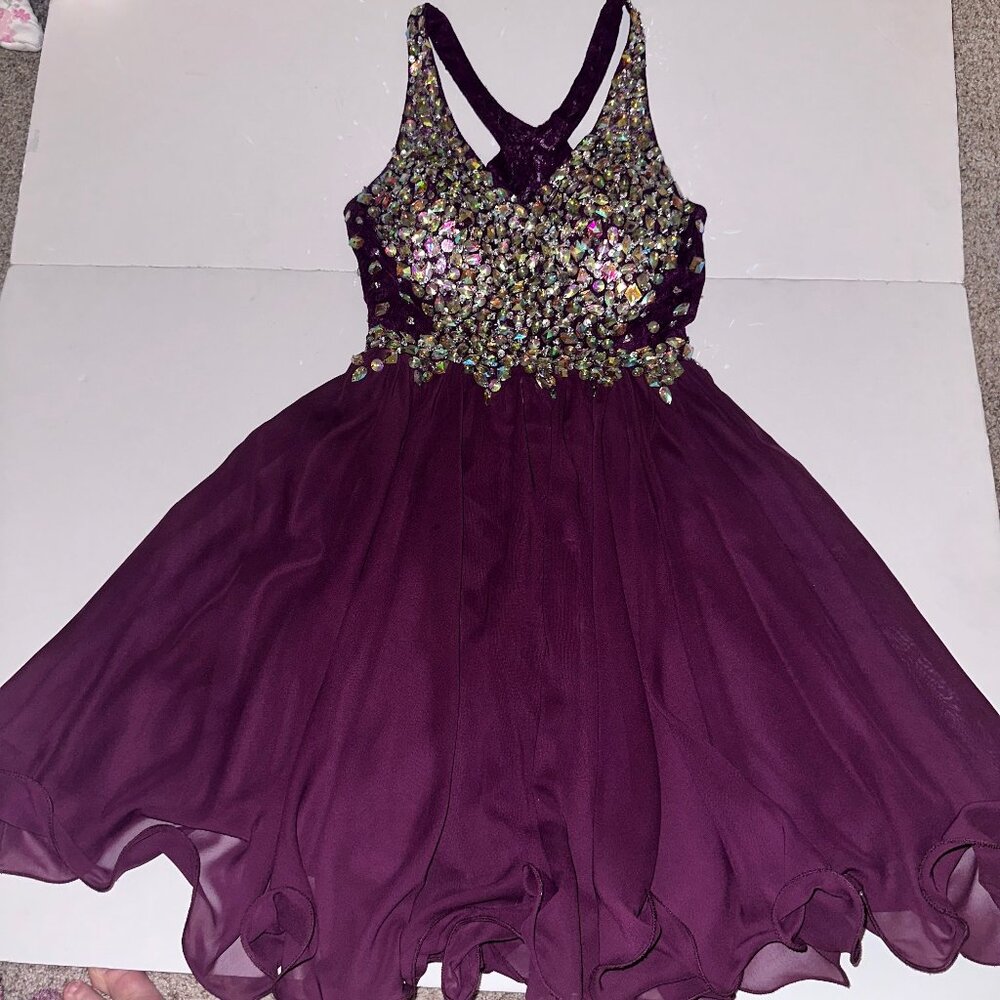 HOMECOMING or PROM embellished burgundy short dress ruffle hem sz 2 GORGEOUS